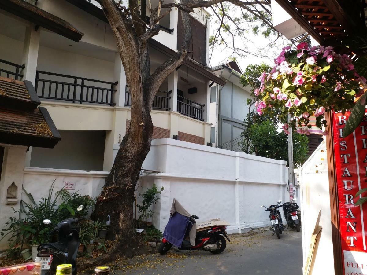 La Maison Verte Hostel Chiang Mai Exterior photo